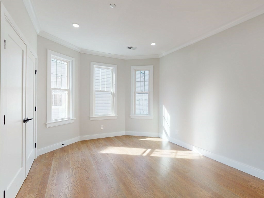 Property Photo:  41 Fairbanks St 3  MA 02135 