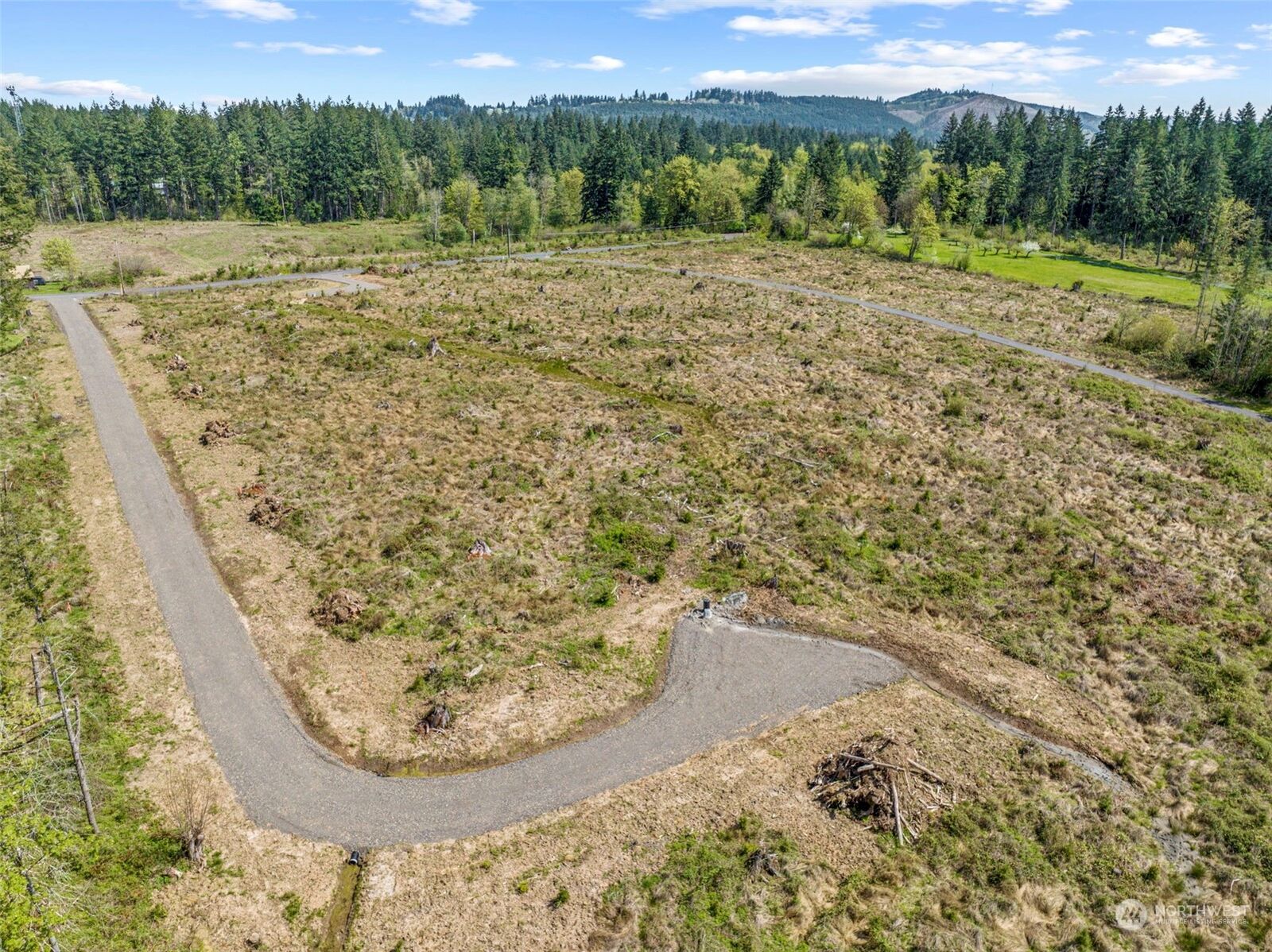 Property Photo:  214  Studebaker Spur 3  WA 98611 