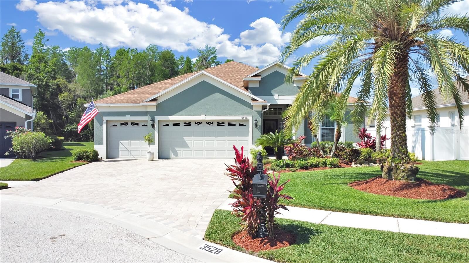 Property Photo:  3528 Chessington Drive  FL 34638 