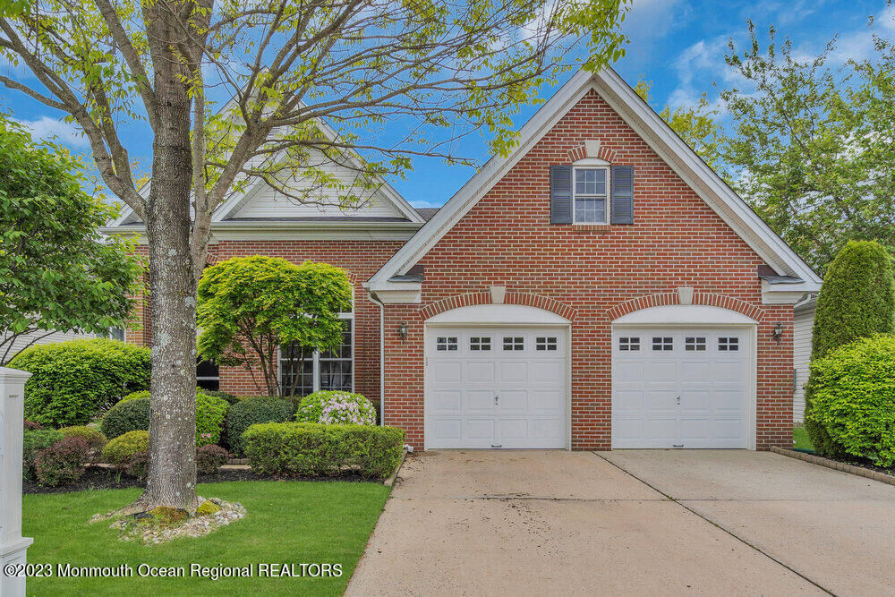 Property Photo:  10 Crooked Stick Road  NJ 08527 