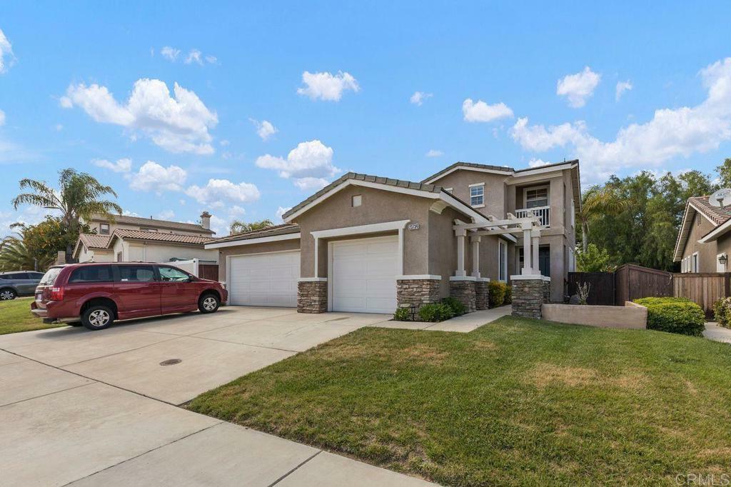 Property Photo: 23734 Scarlet Oak Dr. CA 92562
