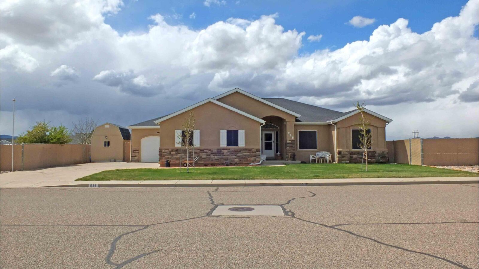 Property Photo:  928 S Laurie Ln  UT 84720 