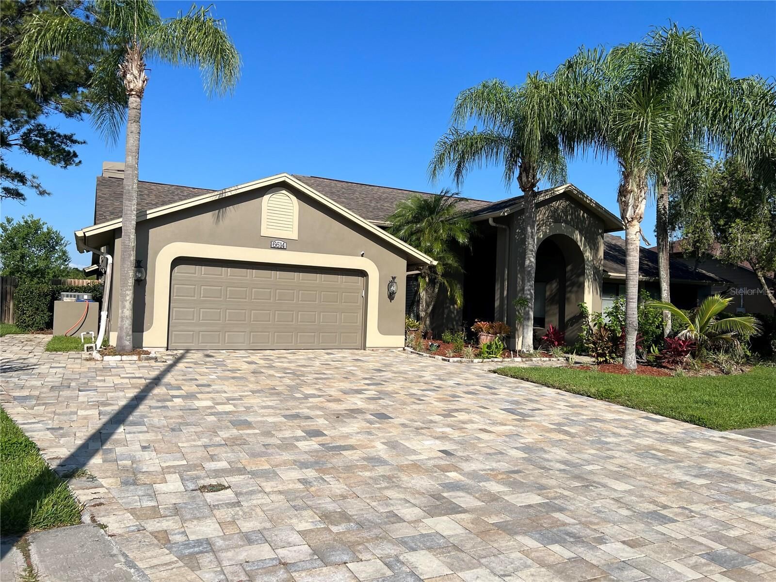 Property Photo: 6614 Thoroughbred Loop FL 33556