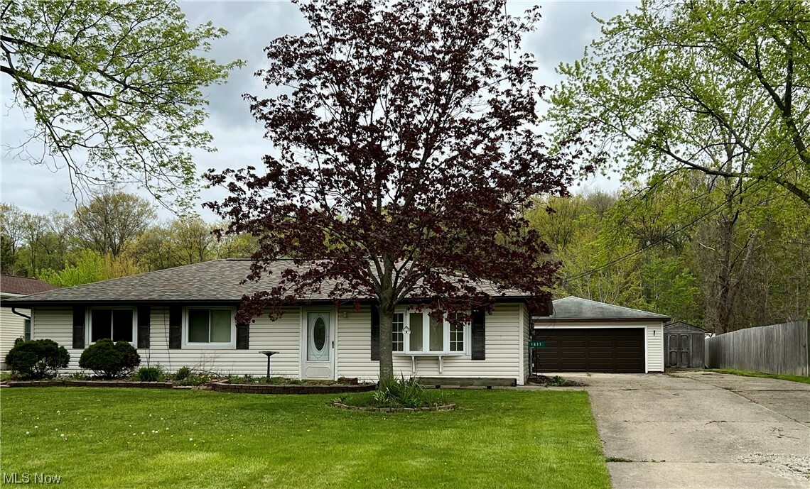 Property Photo: 1611 Pike Parkway OH 44241