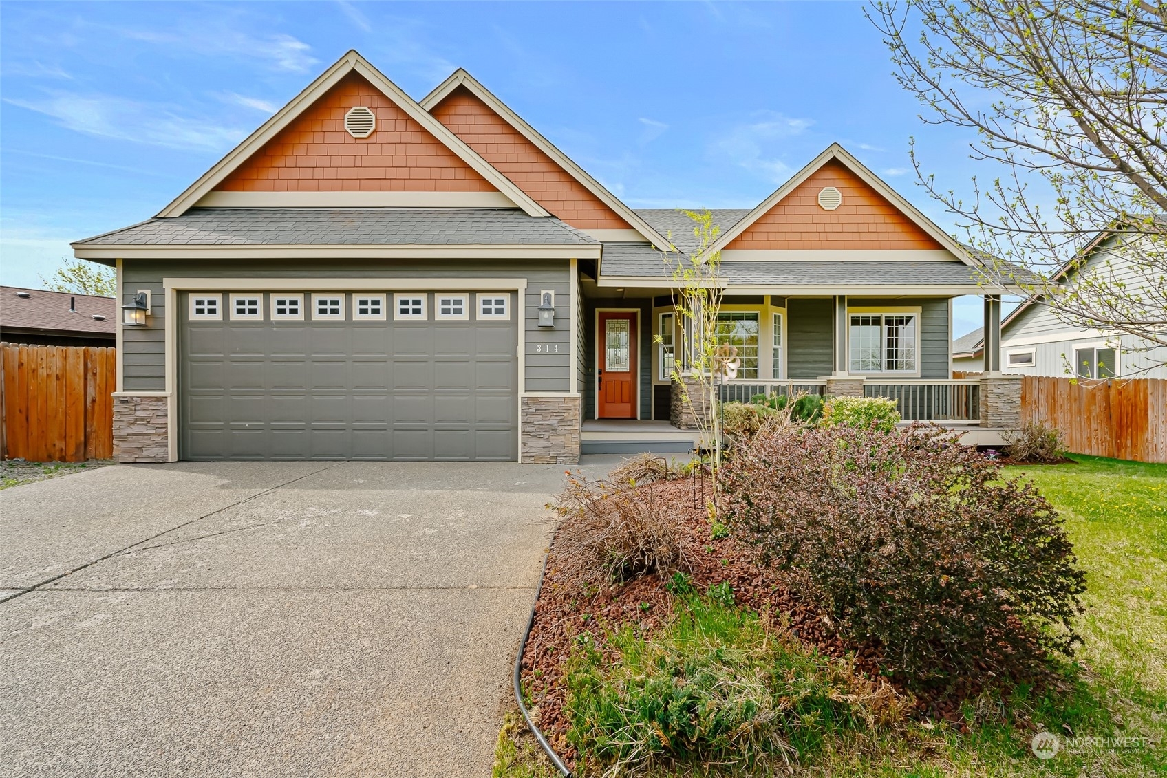 Property Photo:  314 W Ridgeview Lane  WA 98926 