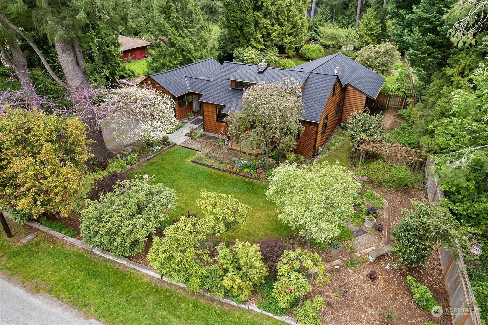 Property Photo:  4264 324th Avenue SE  WA 98024 