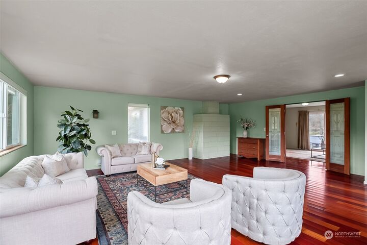 Property Photo: 517 N 17th Street WA 98541