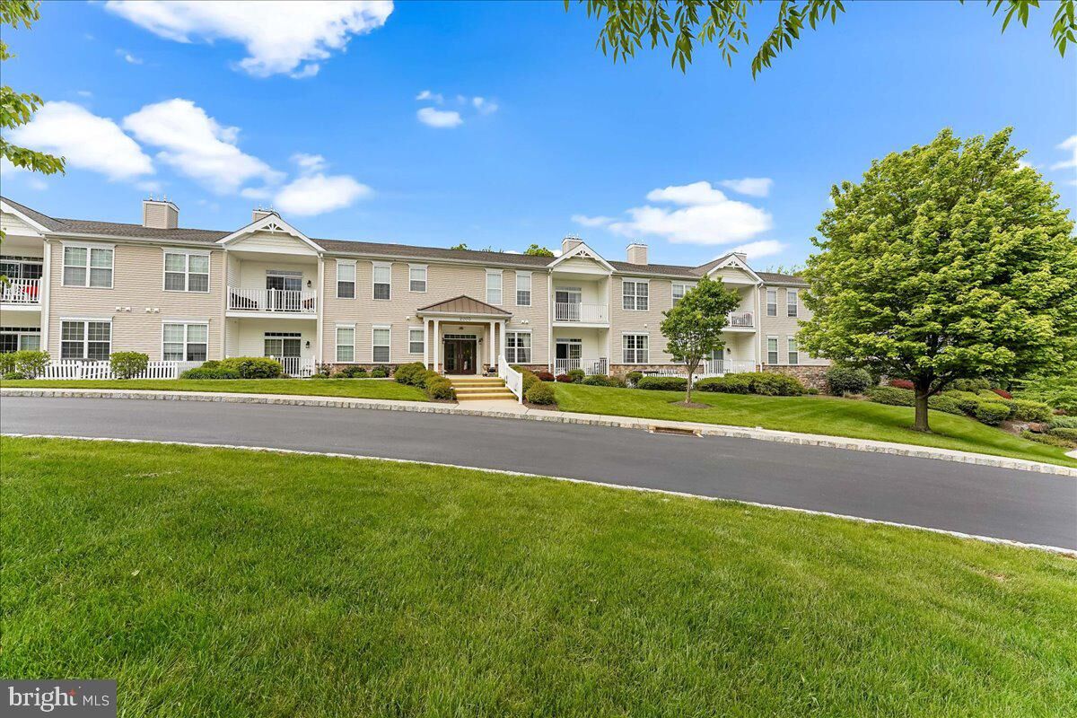 Property Photo: 2102 Poplar Street PA 19060