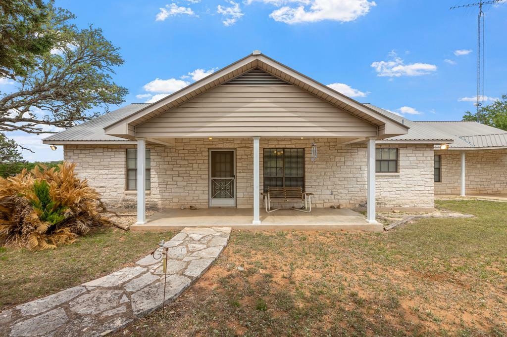 Property Photo: 421 Post Oak Rd TX 78624
