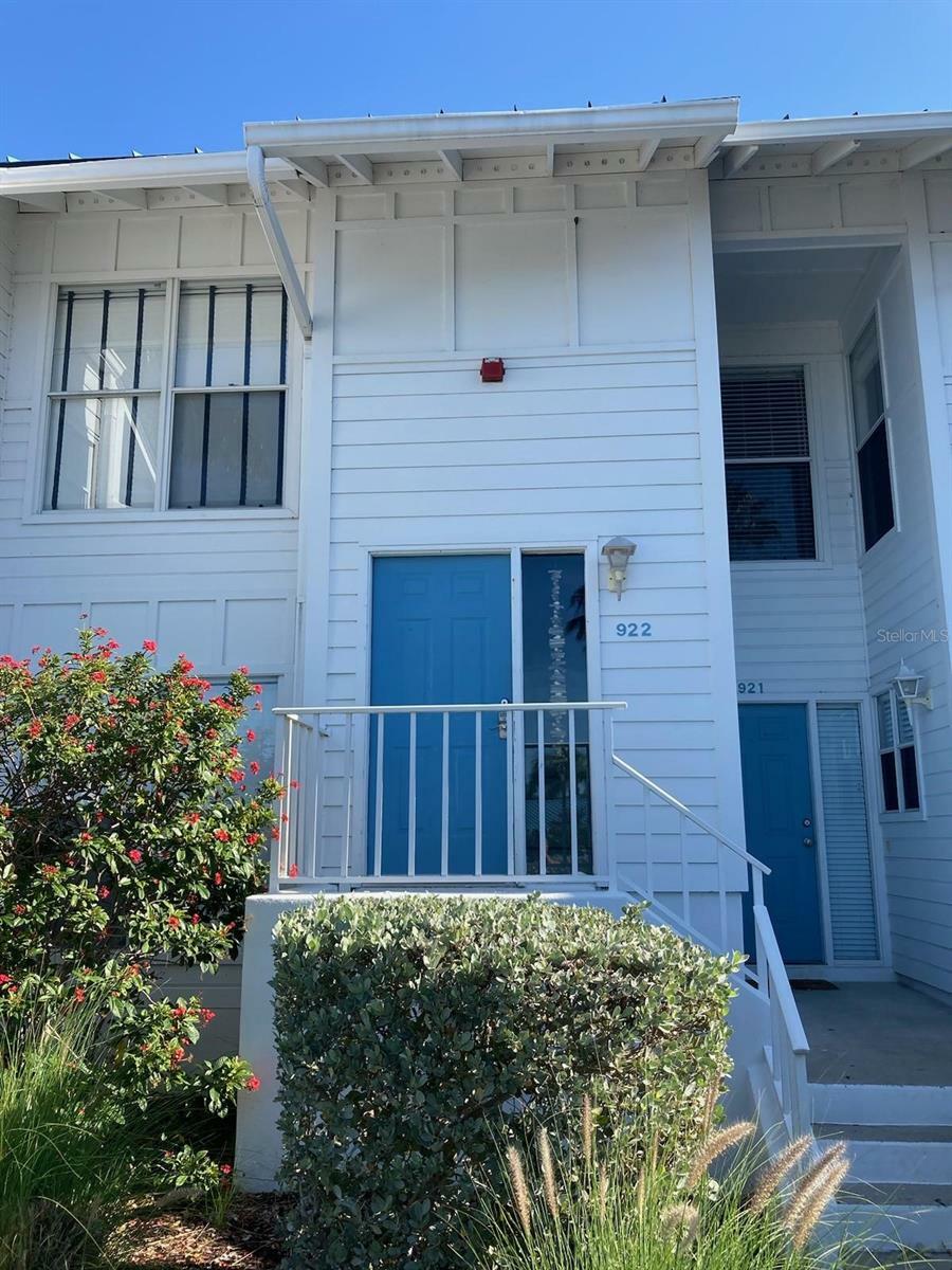 Property Photo: 922 Sandpiper Circle 922 FL 34209