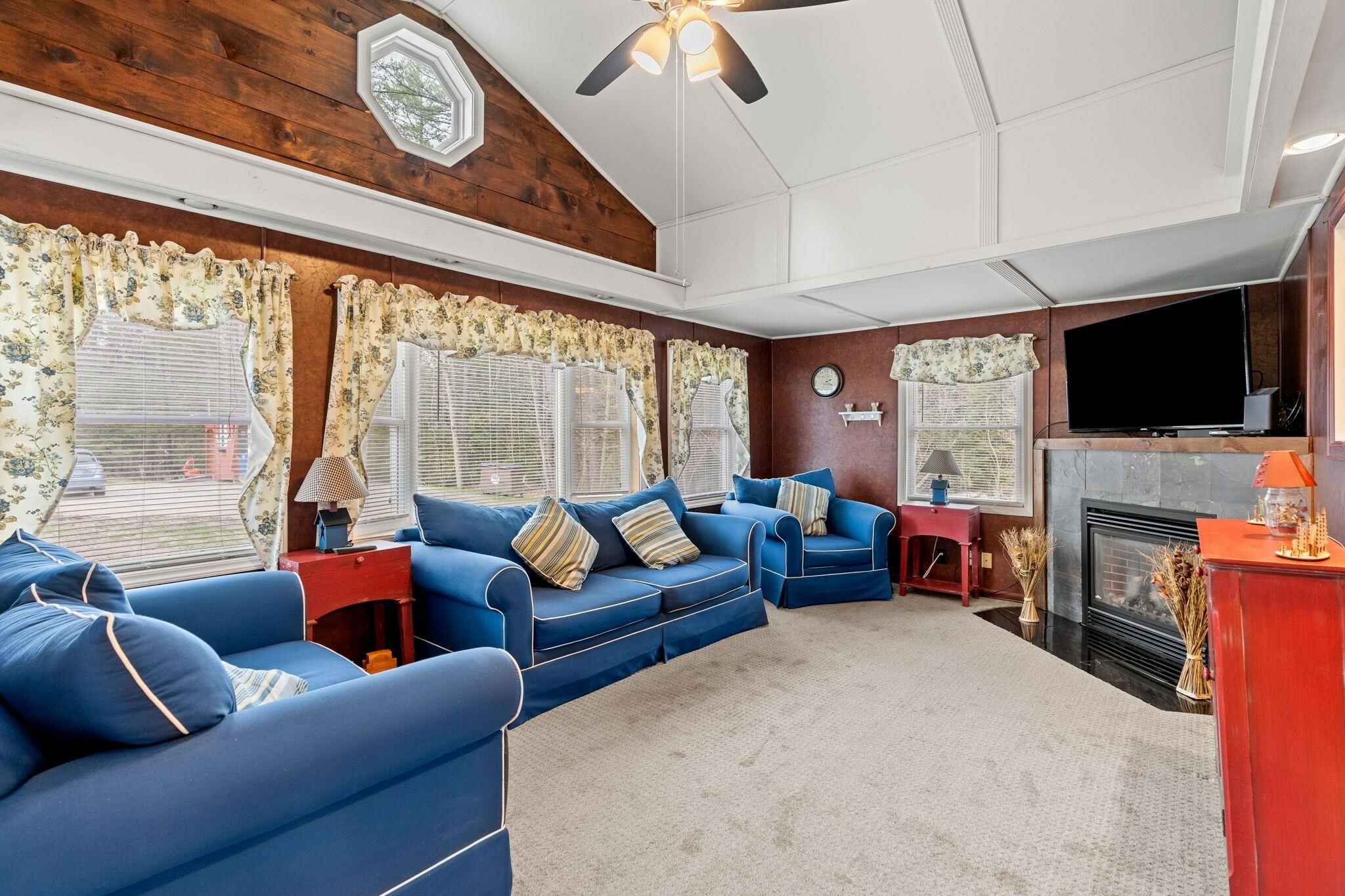 Property Photo: 10 Kings Row NH 03244