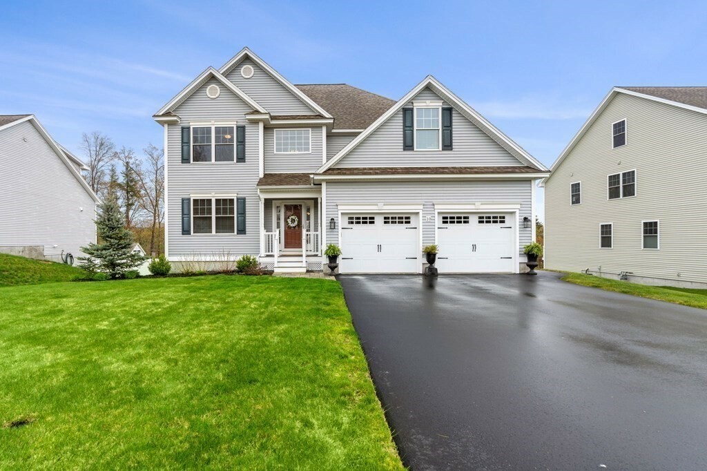 Property Photo: 10 Schoolhouse Rd 10 NH 03053