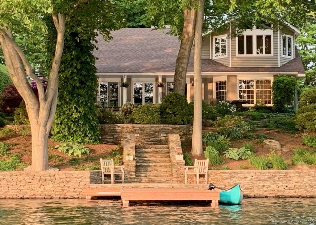 Property Photo:  73 Waterside Lane  CT 06107