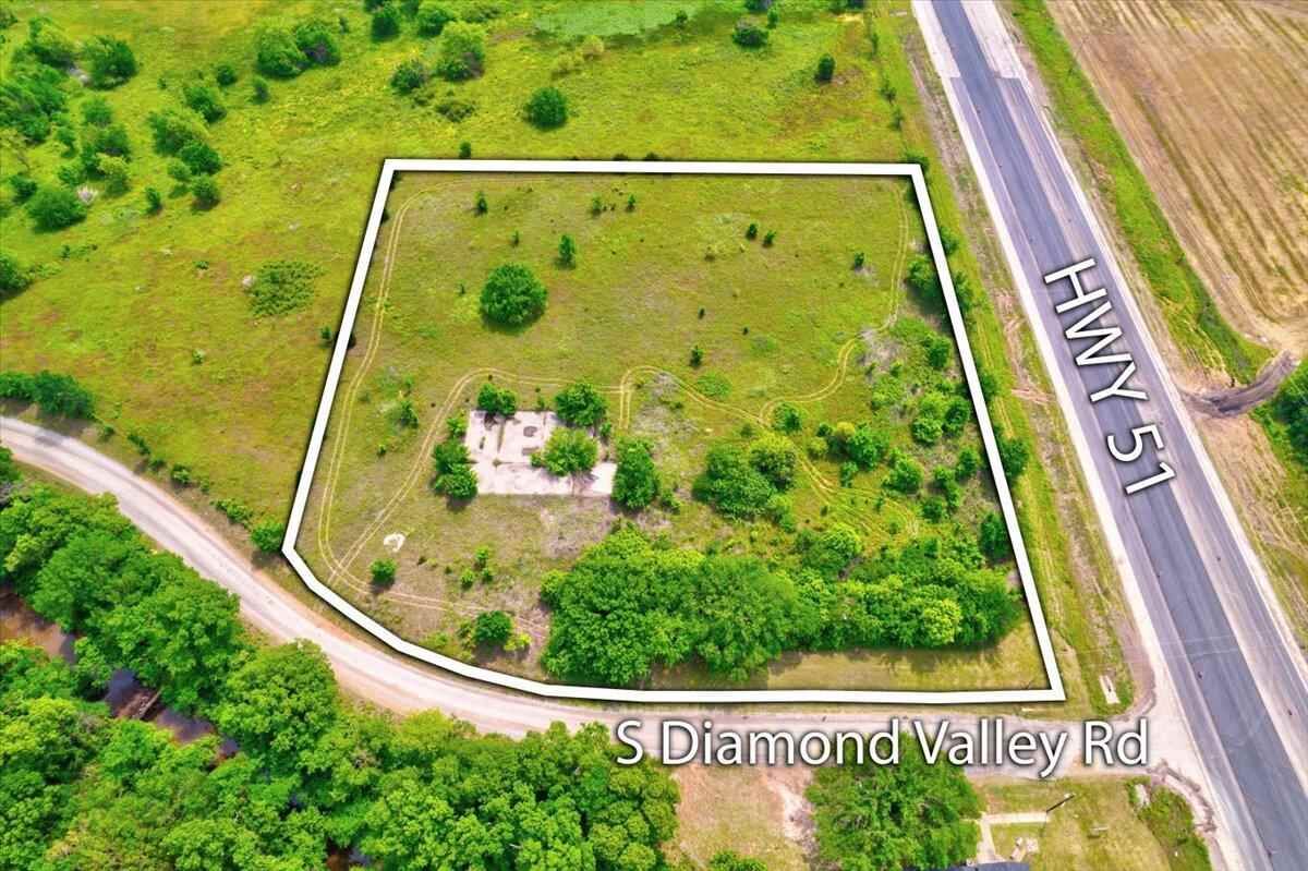 Property Photo:  501 S Diamond Valley Road  OK 74075 