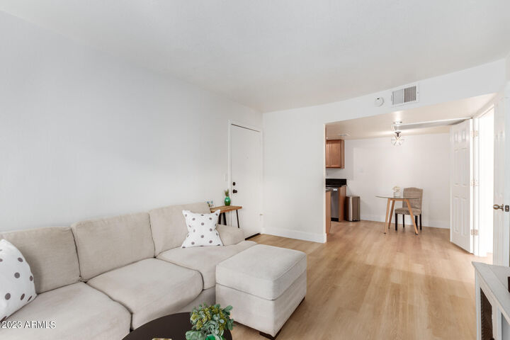 Property Photo:  740 W Elm Street 245  AZ 85013 