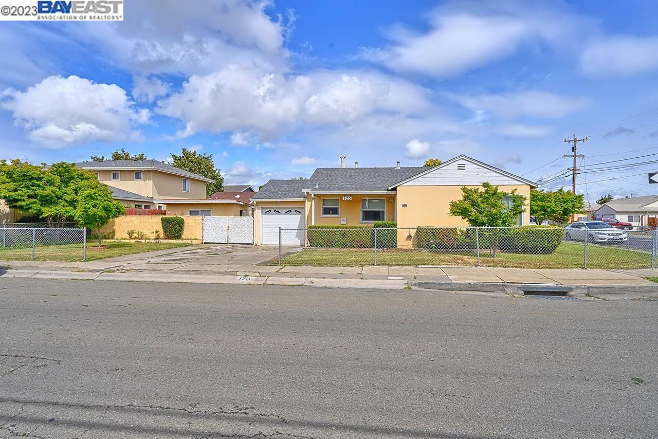 Property Photo:  123 Fagundes St  CA 94544 