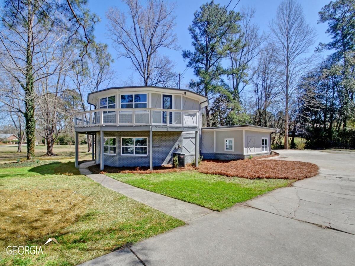 Property Photo: 135 S Lakeshore Drive GA 30117