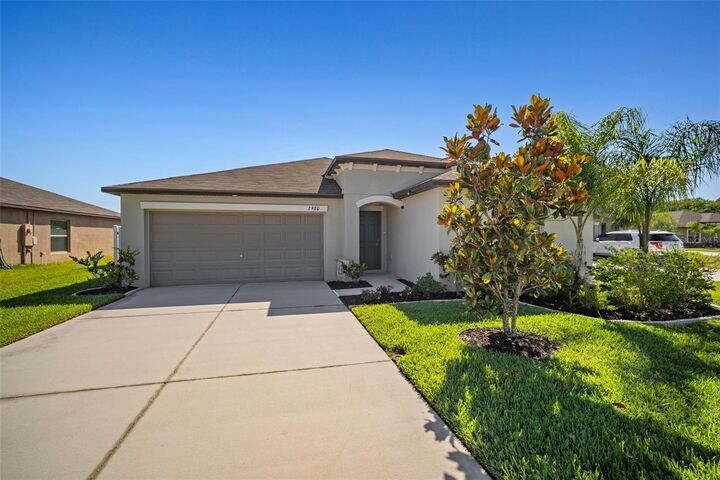 Property Photo: 2980 Moulden Hollow Drive FL 33540