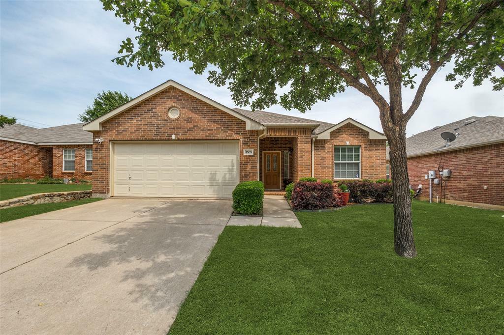 Property Photo:  4509 Fox Sedge Lane  TX 76208 