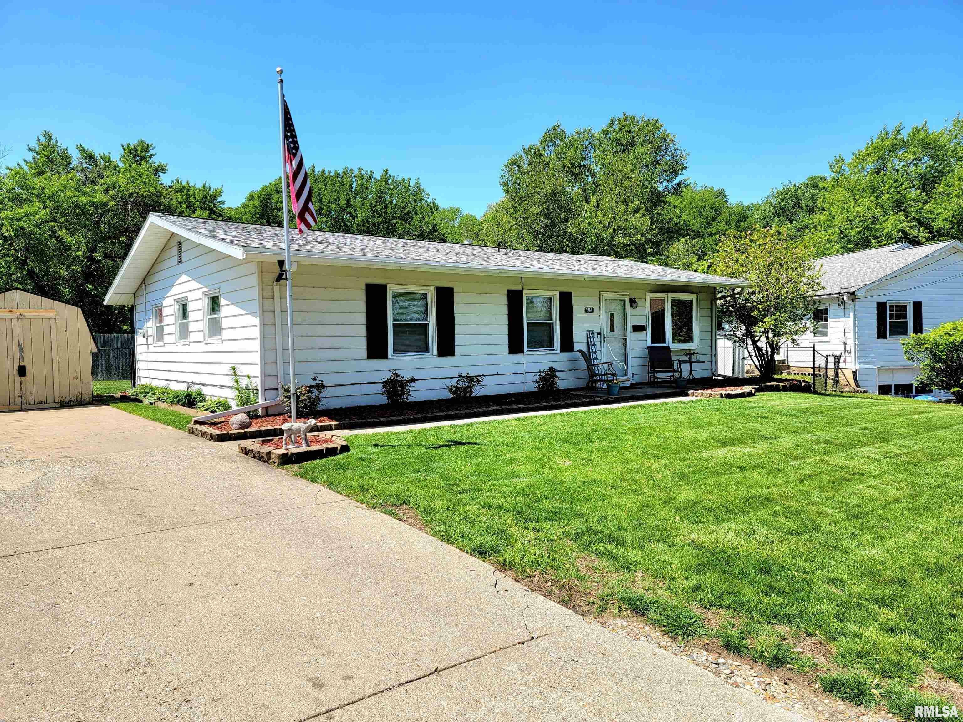 Property Photo:  2202 Crestview Drive  IL 61554 