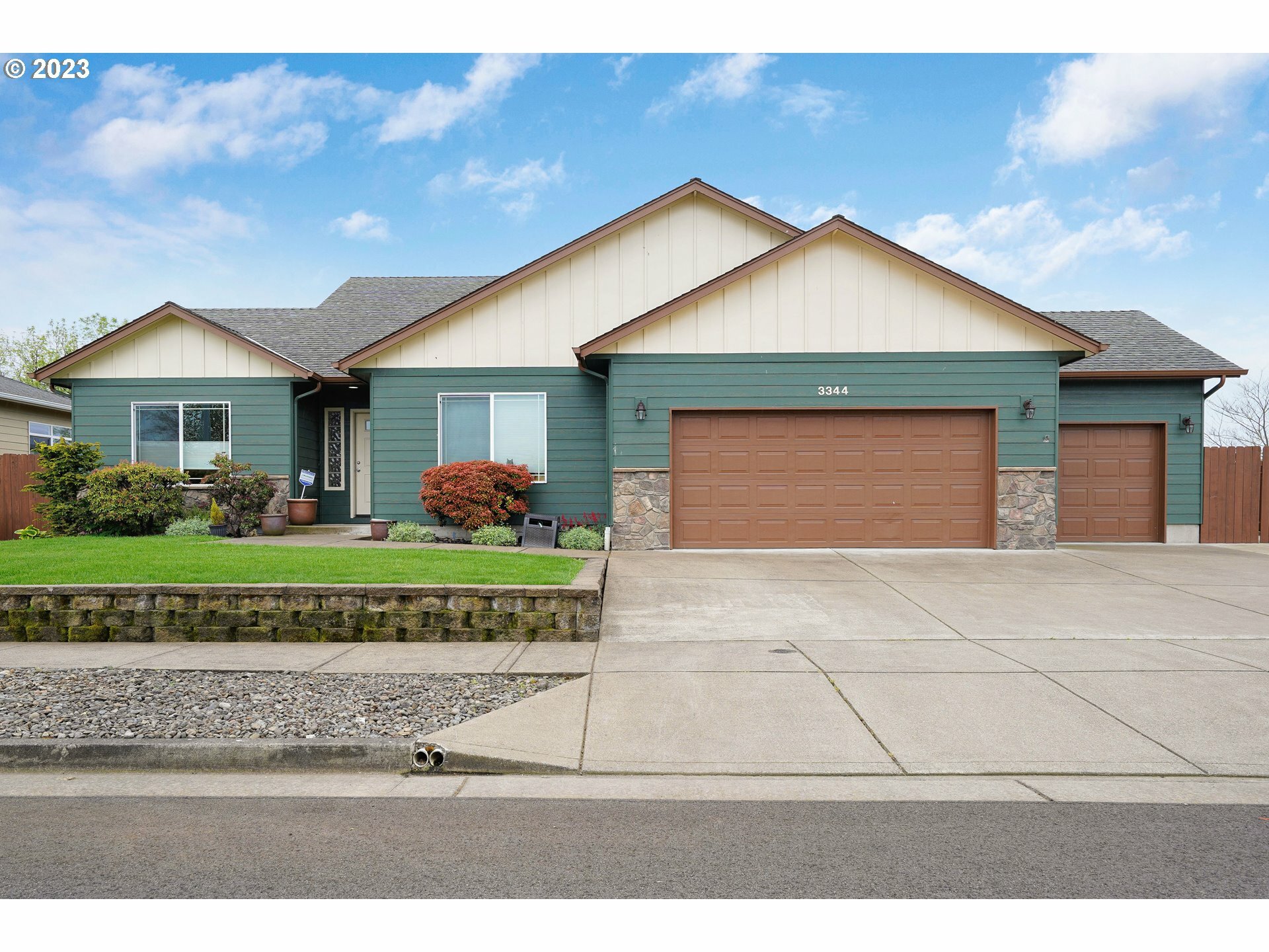Property Photo: 3344 Lauren Ave OR 97321