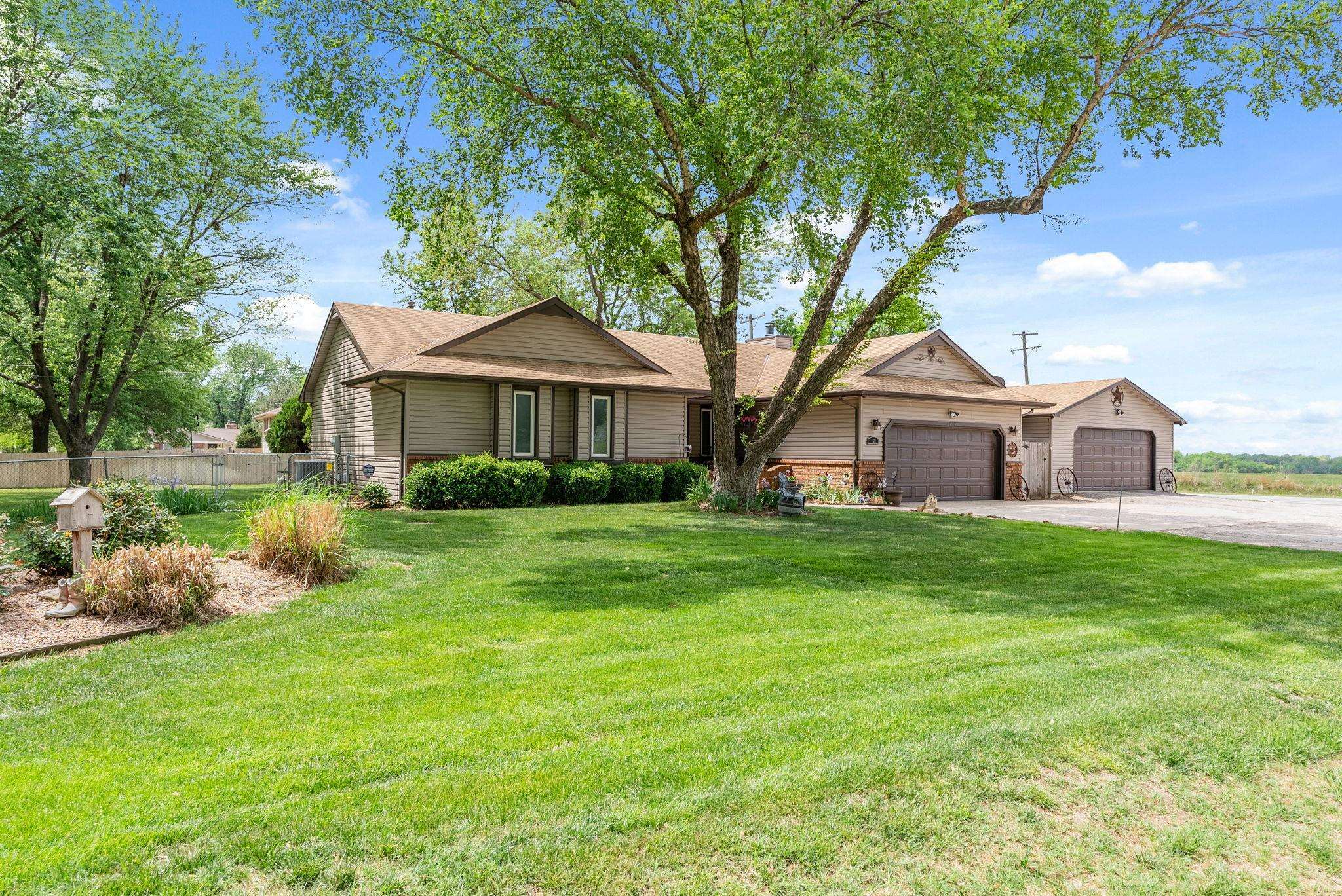 Property Photo:  7121 W 35th St S  KS 67215 