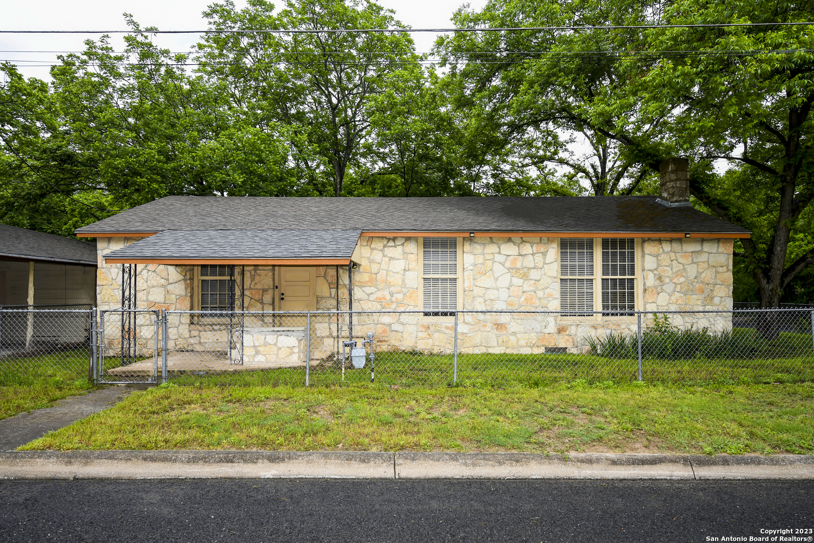 Property Photo:  418 Graham St  TX 78006 