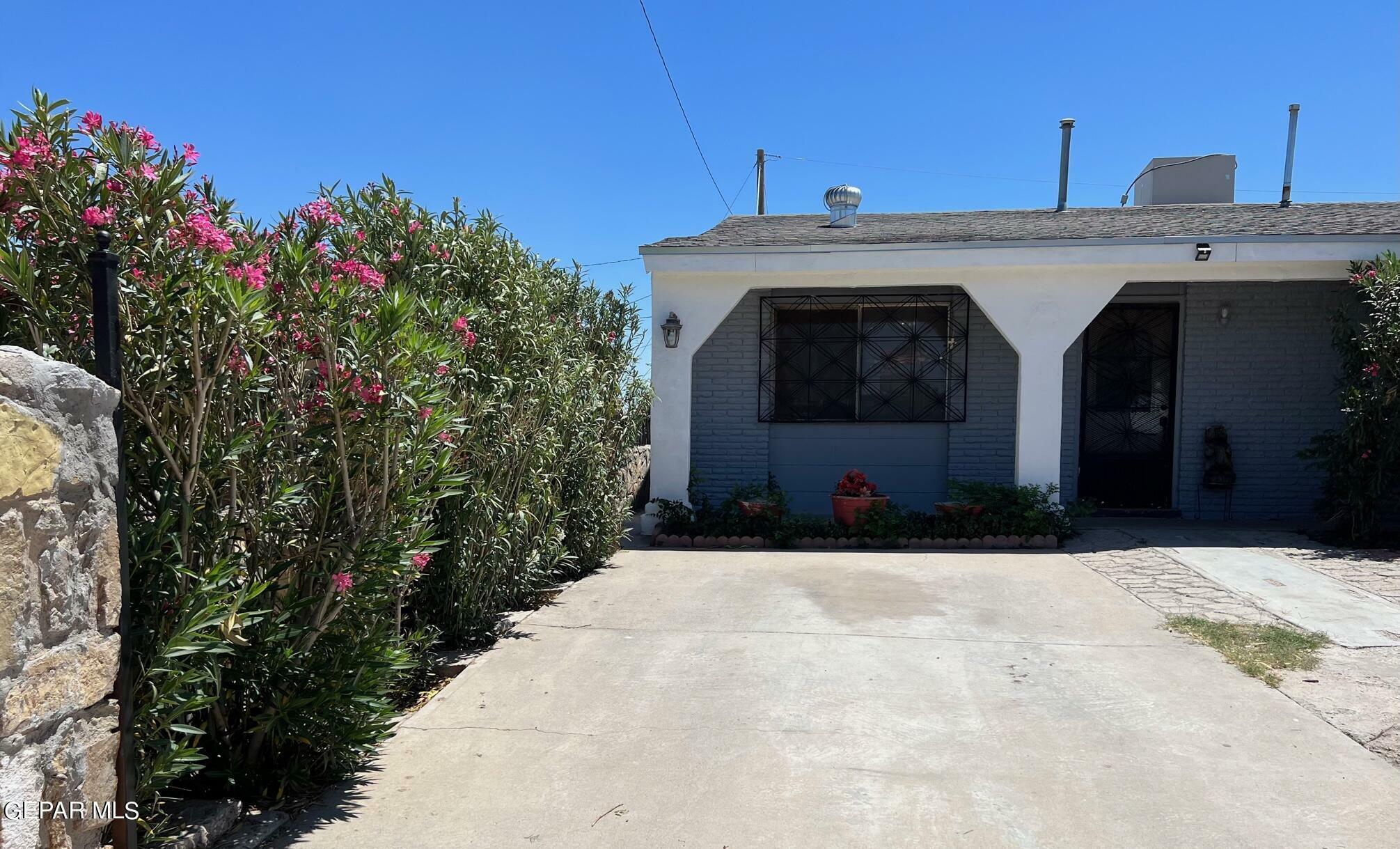 Property Photo: 404 Gladys Ave. Avenue TX 79915