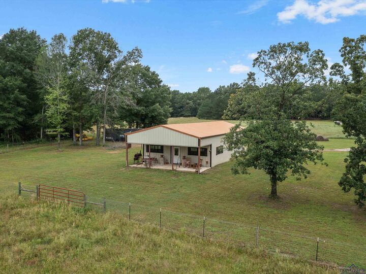 Property Photo: 172 Cr 183 TX 75633