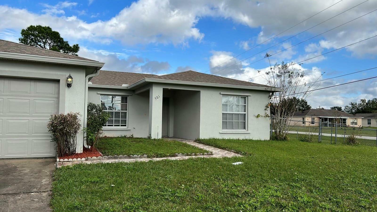 Property Photo:  501 Imperial Place  FL 34758 