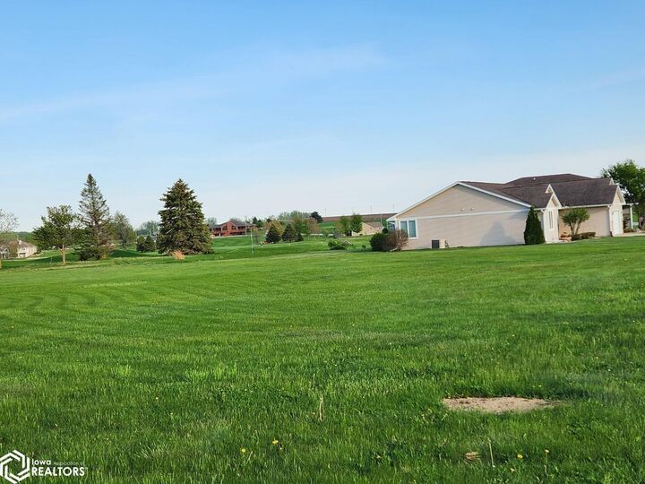 Property Photo: 600 Claydigger Run IA 50475