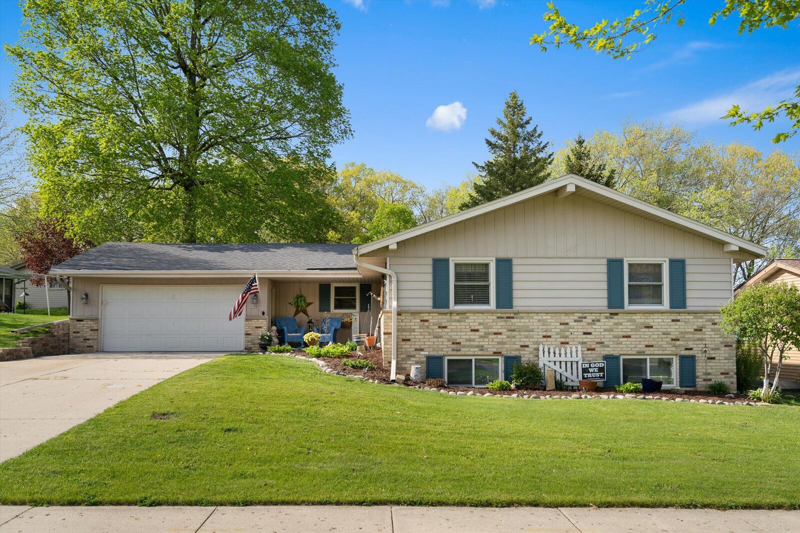 Property Photo: 2108 Park Ave WI 53090