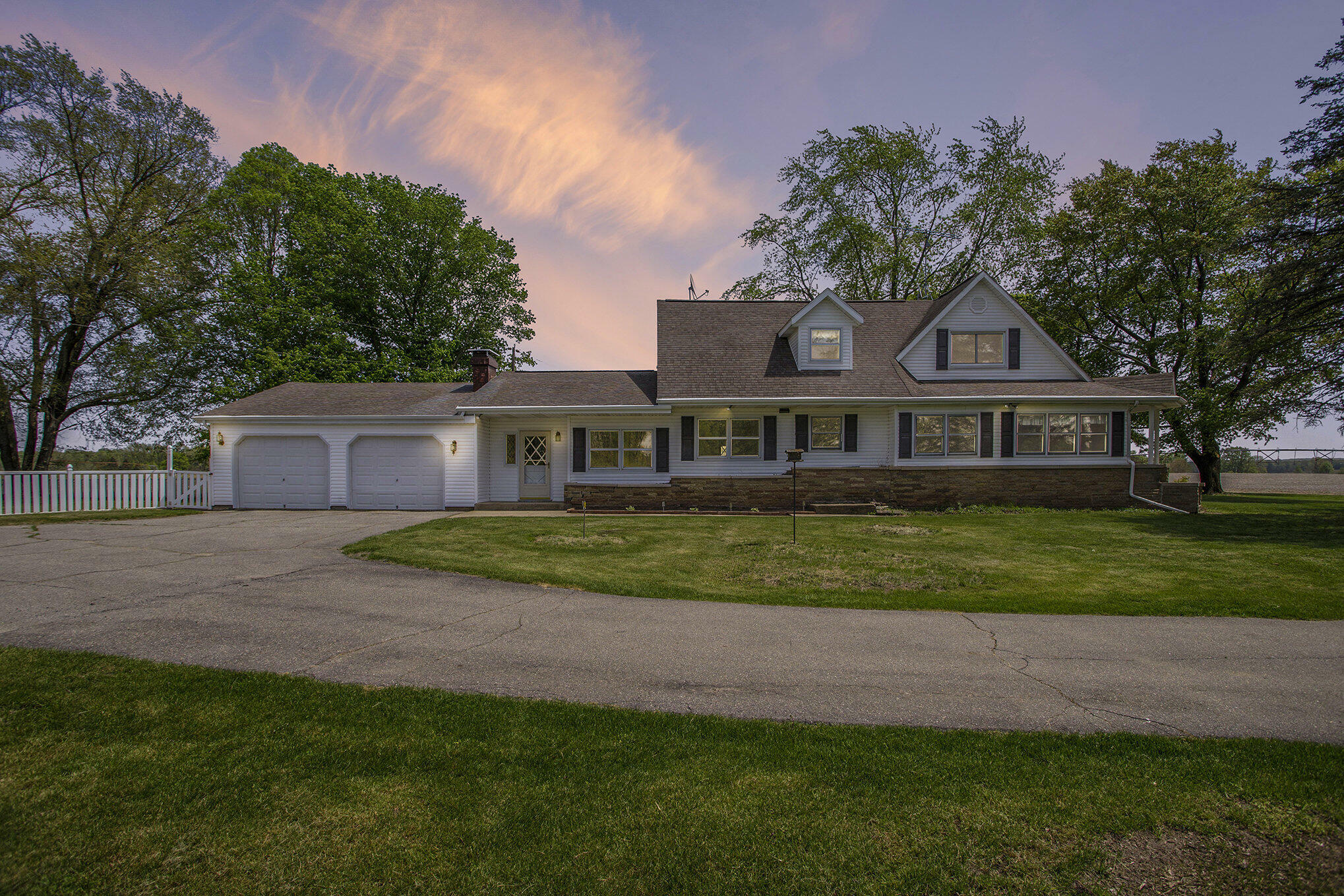 Property Photo:  385 Stafford Road  MI 49120 