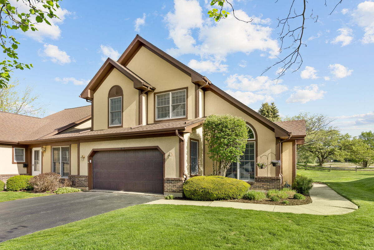 Property Photo: 30635 Pebble Beach Circle IL 60135