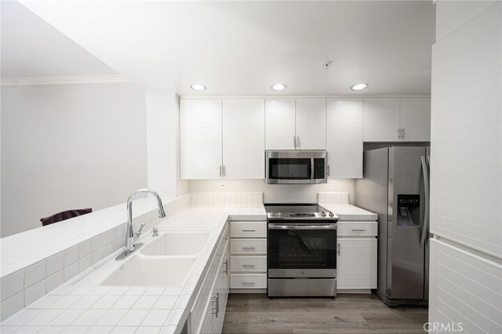 Property Photo:  2253 Martin 111  CA 92612 