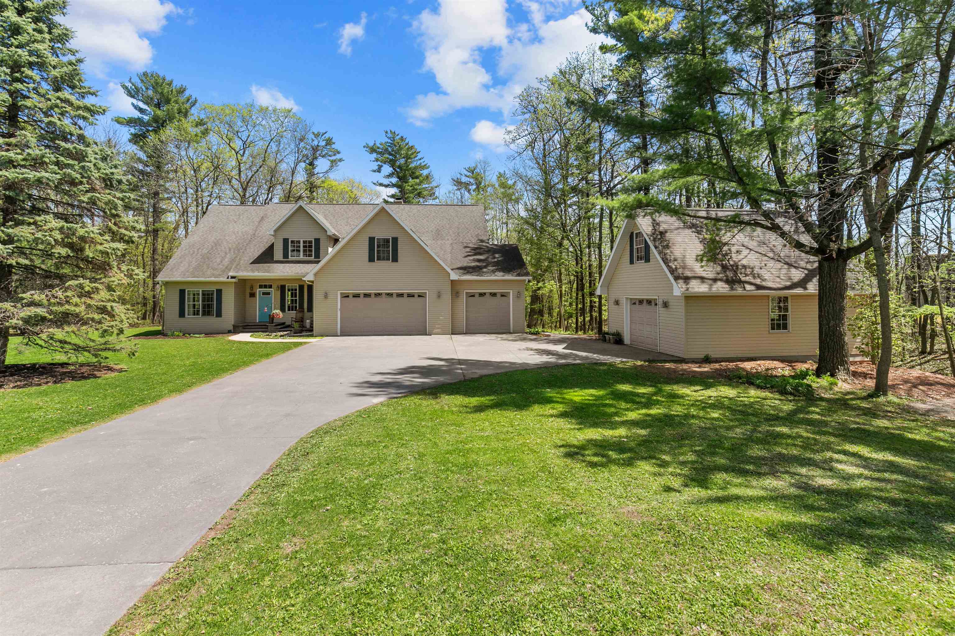 Property Photo:  1760 S Casaloma Drive  WI 54914-8560 