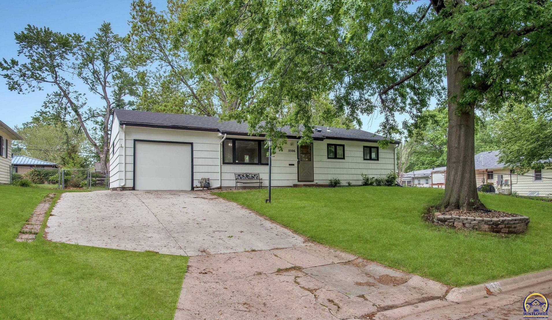 Property Photo:  5506 SW 15th Ter  KS 66604 