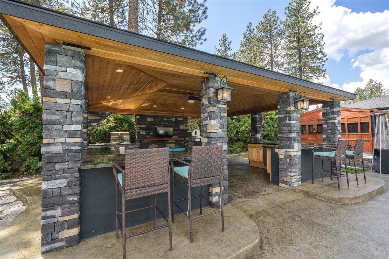 Property Photo: 14924 N Edencrest Dr WA 99208