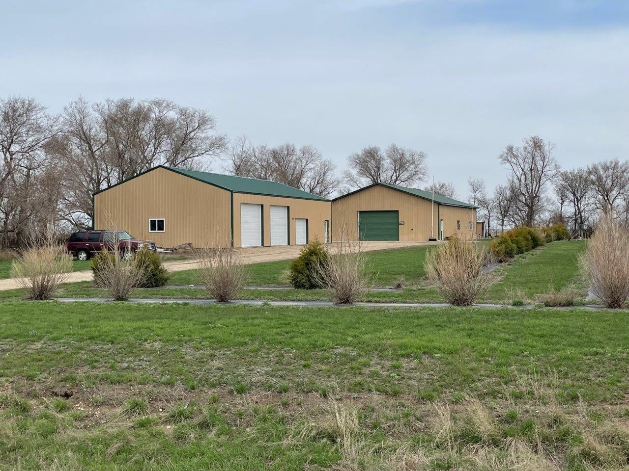 Property Photo: 2139 12th St NW ND 58575