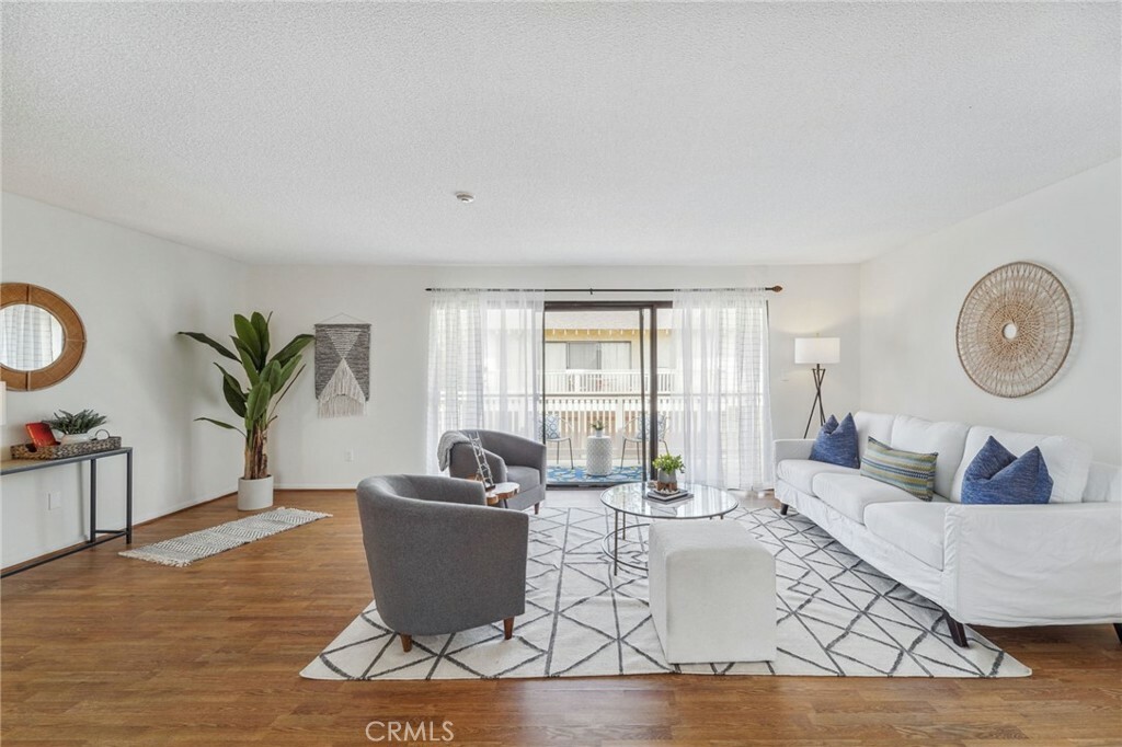 Property Photo:  2707 Nelson Avenue 2  CA 90278 