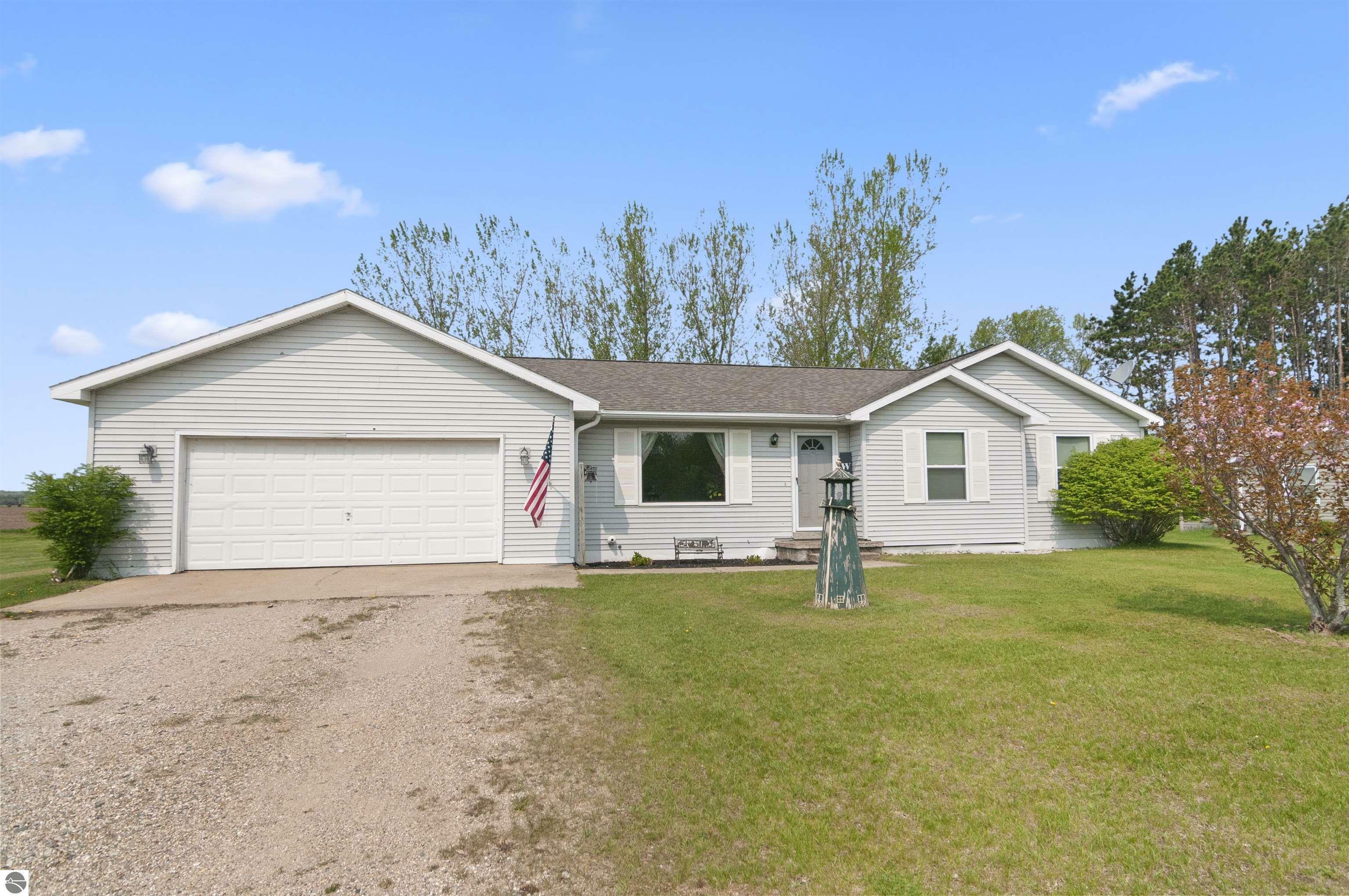 Property Photo:  5148 North Country Drive  MI 49651 