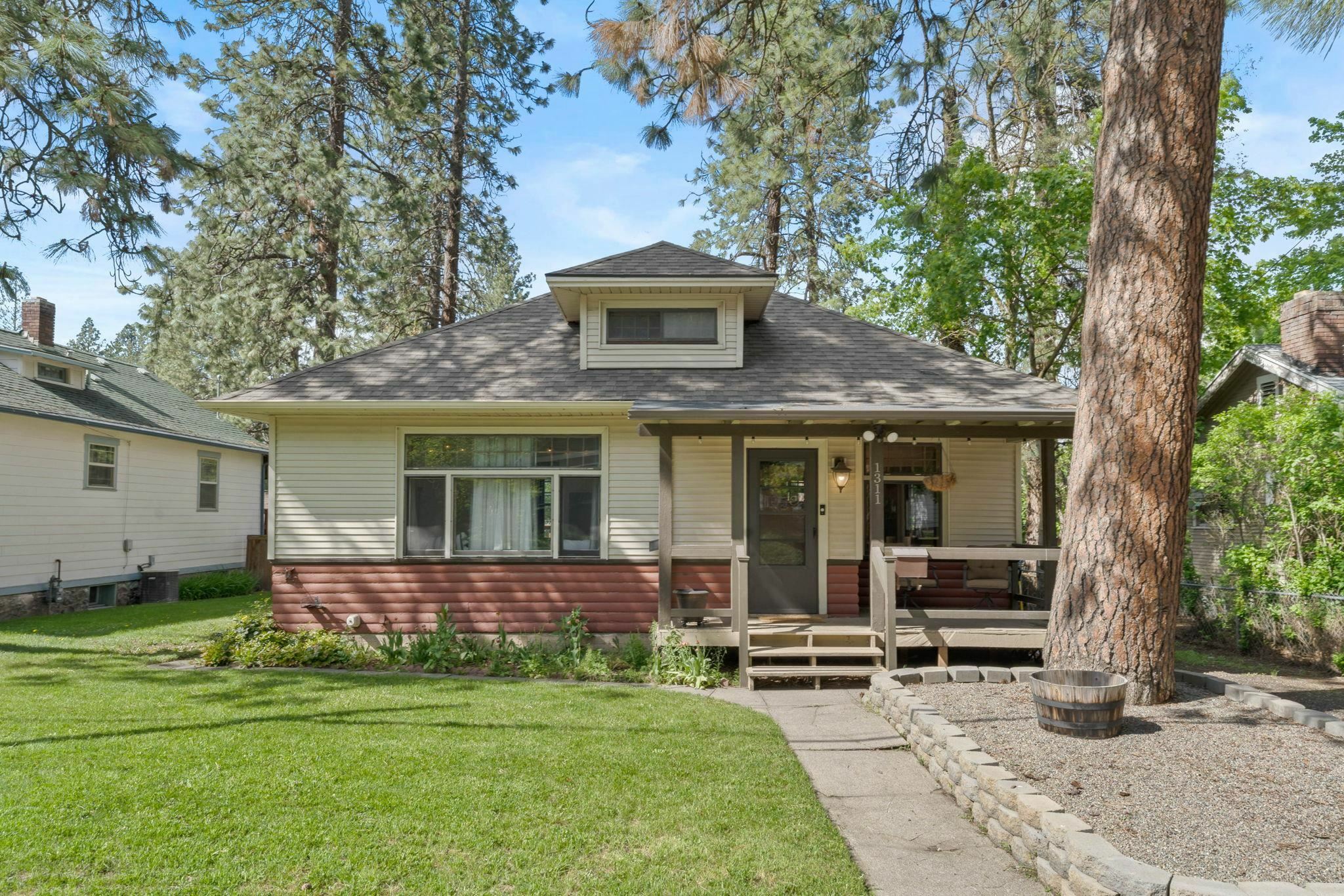 Property Photo: 1311 E 16th Ave WA 99203