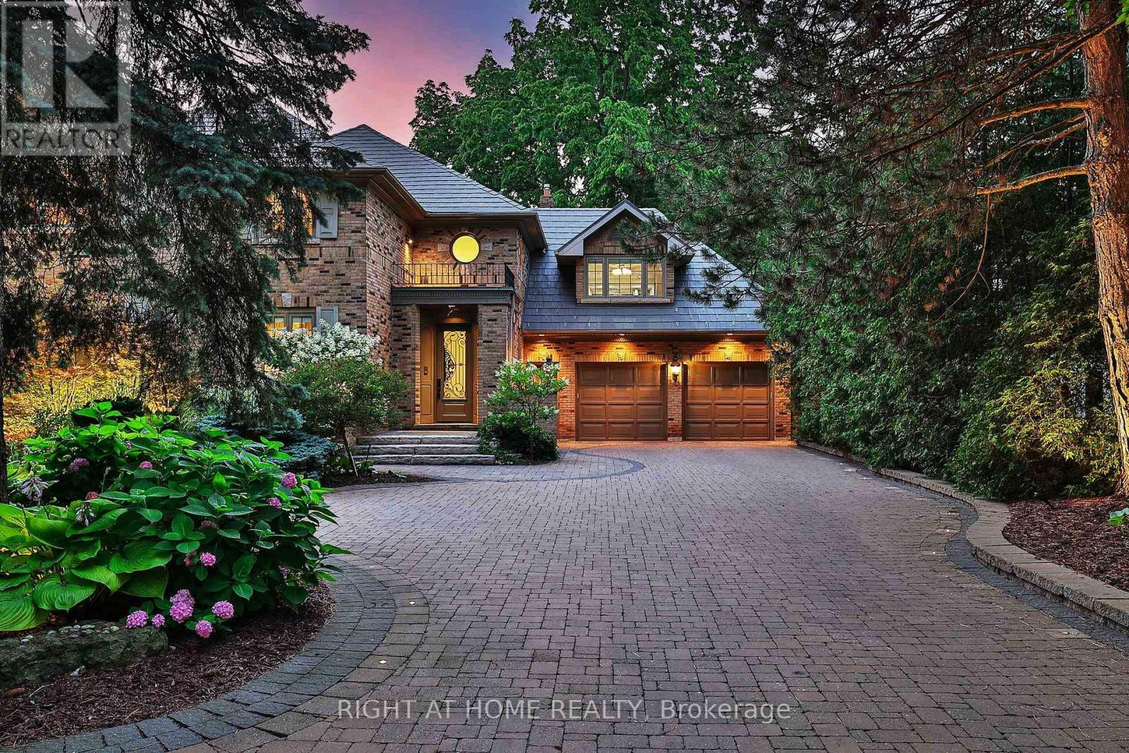 Property Photo:  375 Lakeshore Road West  ON L6K1G4 
