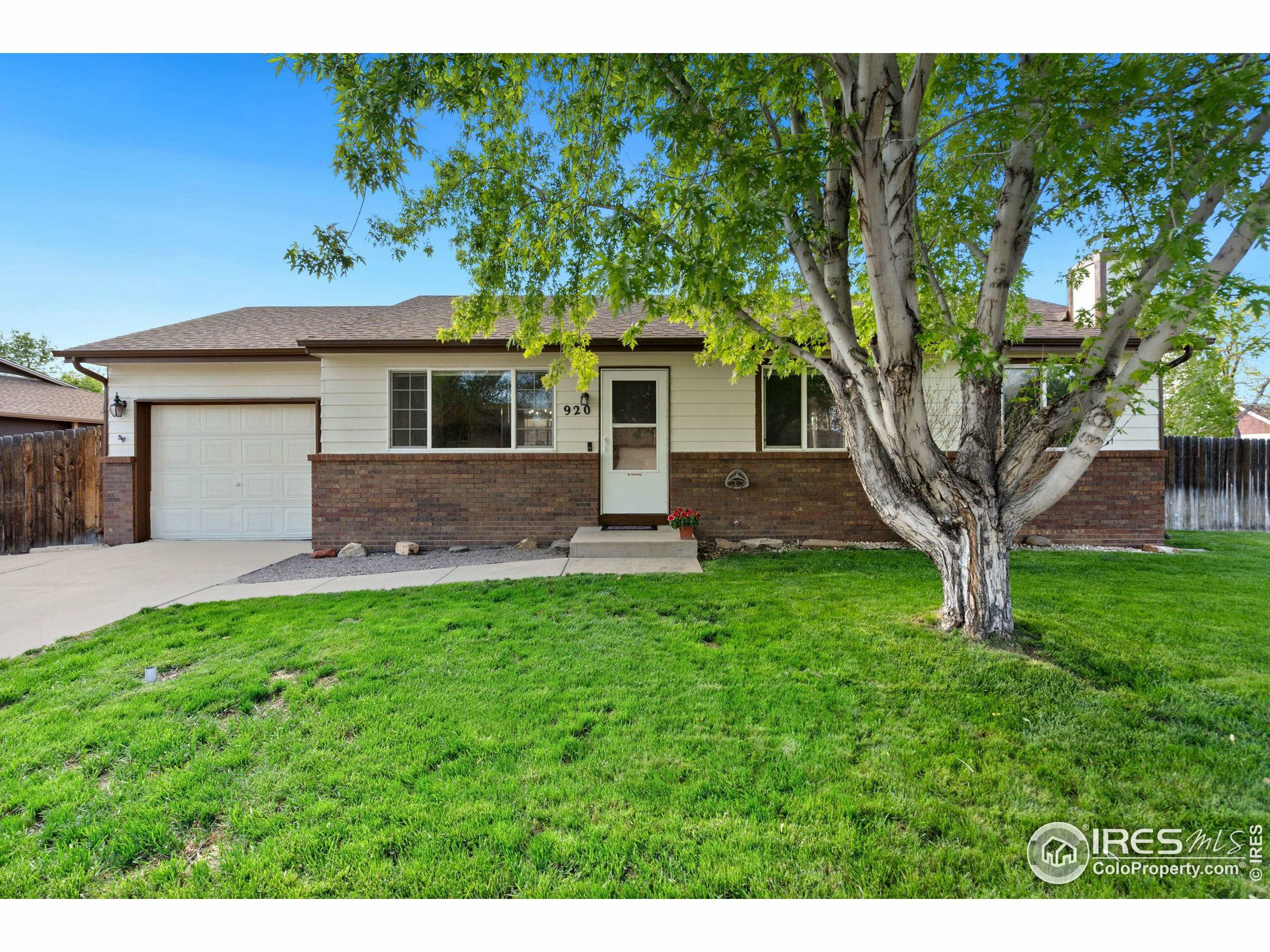 Property Photo: 920 Nantucket St CO 80550