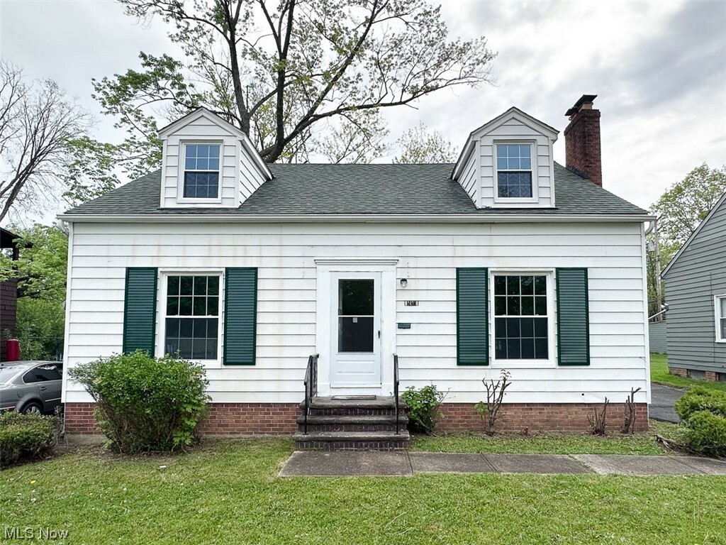 Property Photo: 2433 S Taylor Road OH 44118