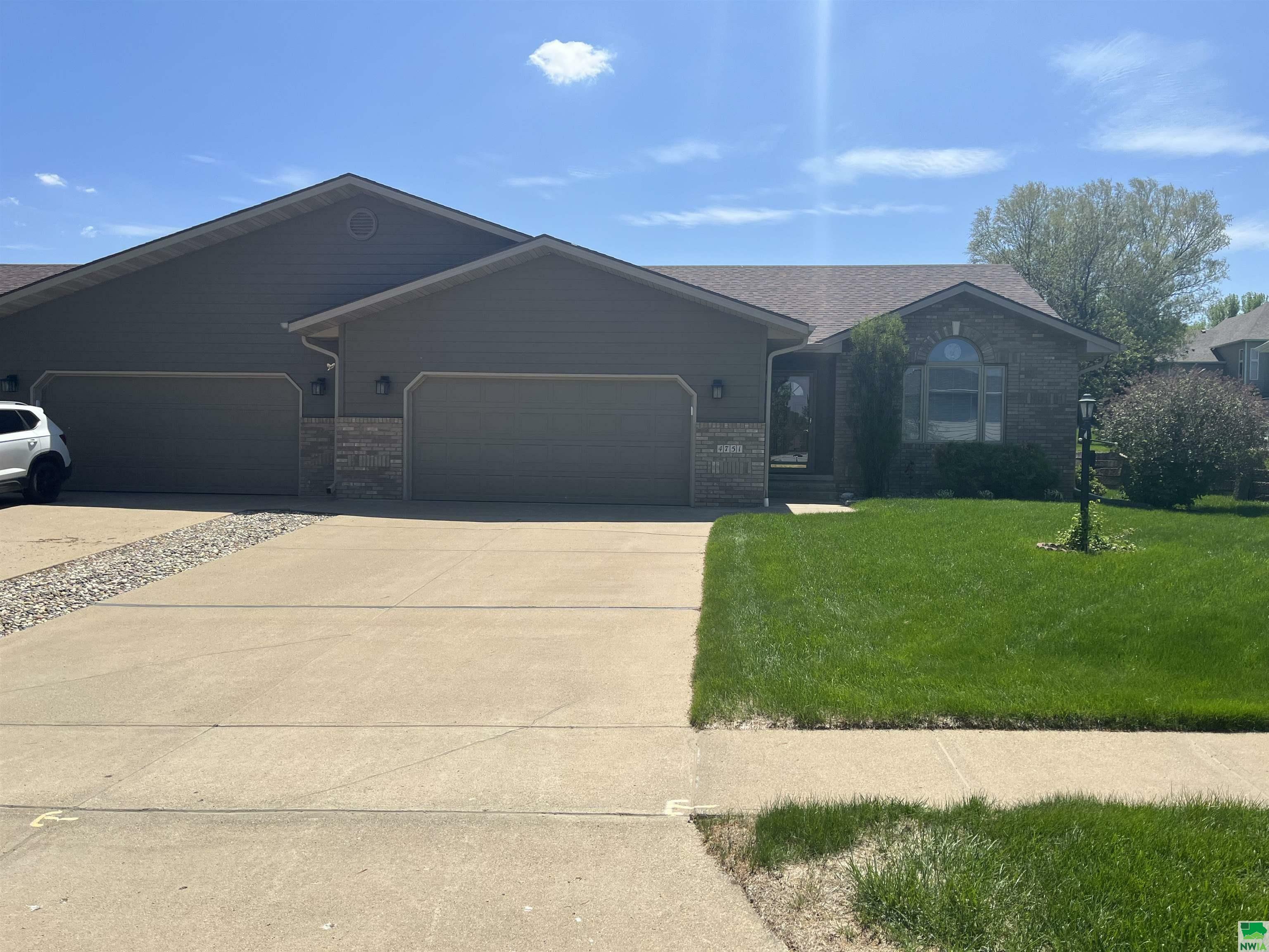 Property Photo:  4751 Birch Way  IA 51106 