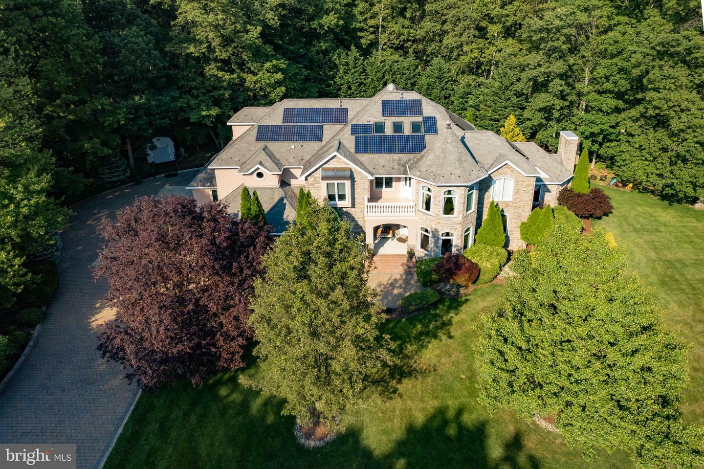 Property Photo: 2 Graham Pl NJ 08535