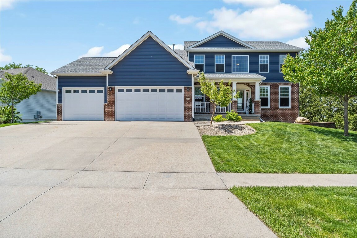 Property Photo: 164 Autumn Woods Dr NW IA 52405