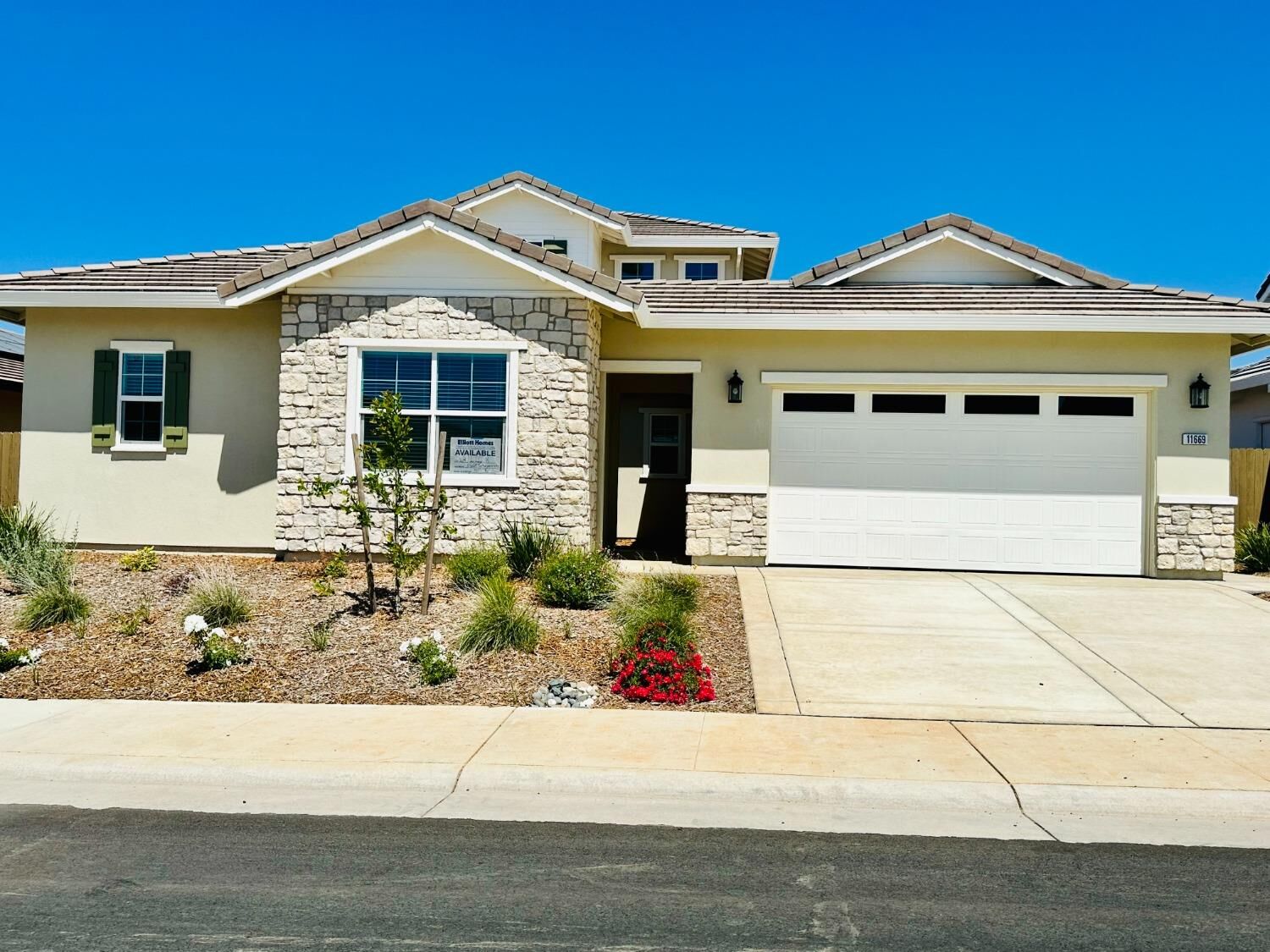 Property Photo:  11669 Tortuguero Way  CA 95742 
