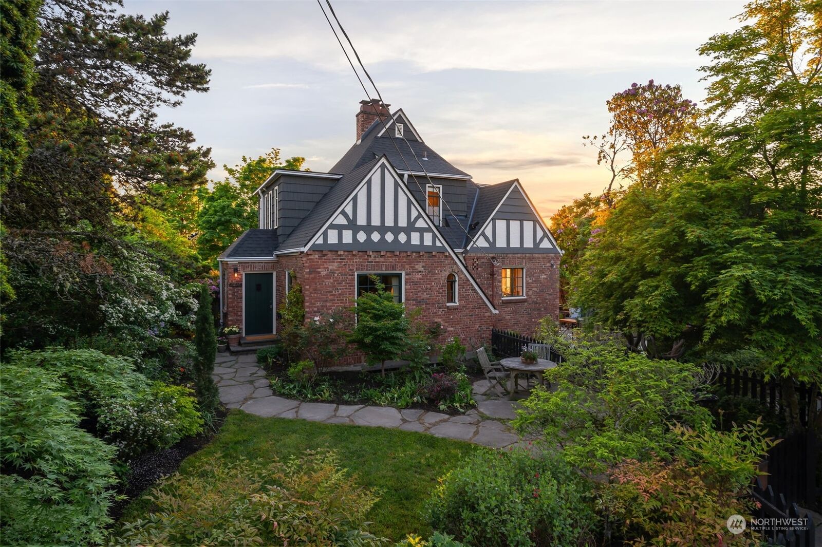 Property Photo:  7237 Ledroit Court SW  WA 98136 